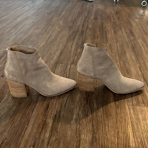 Steve Madden suede booties - Picture 2 of 5